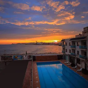 Port Hotel